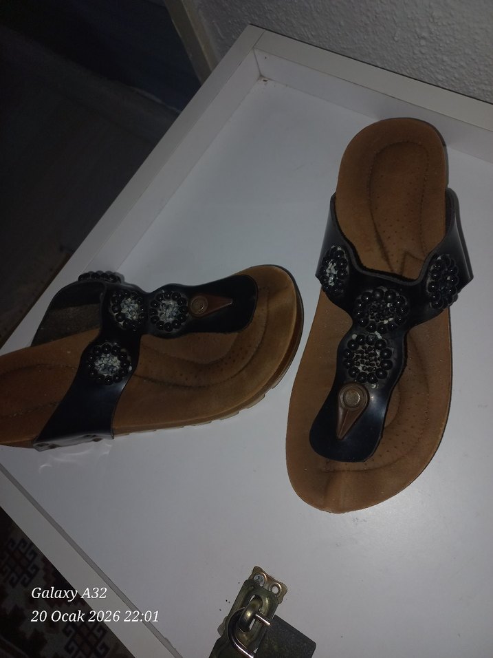 Kadin Boncuk Tasli Dolgu Topuk Terlik - Görsel 4