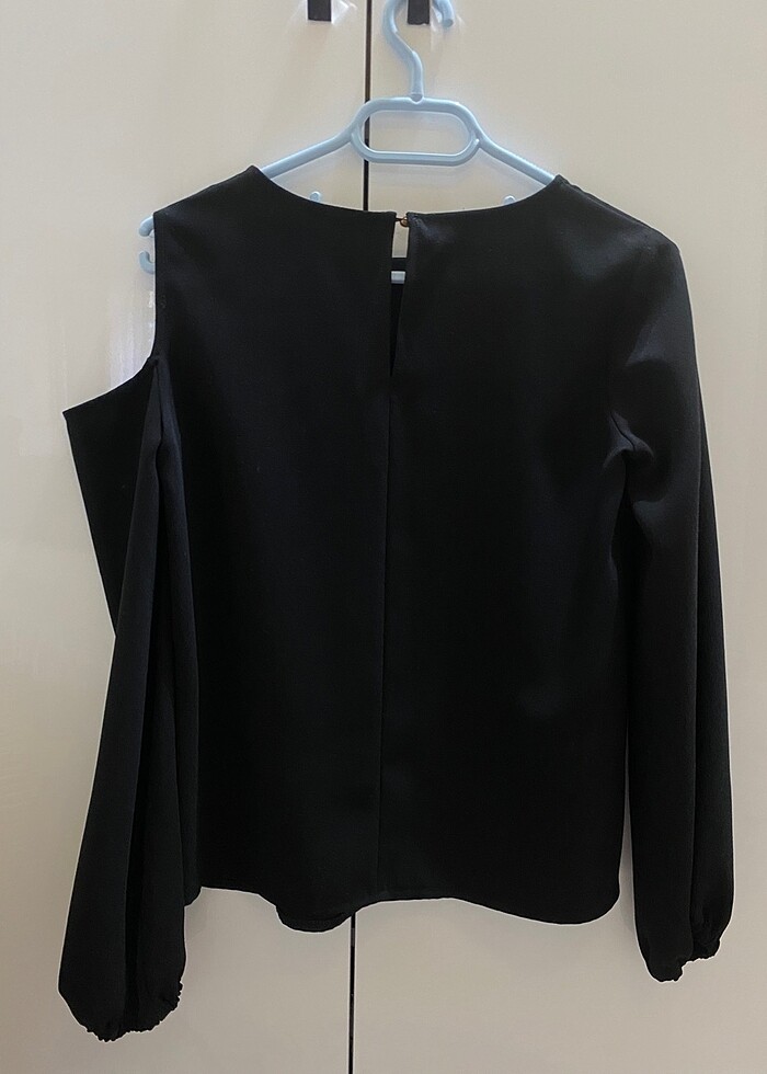 Tek kolu dekolte bluz - Görsel 3