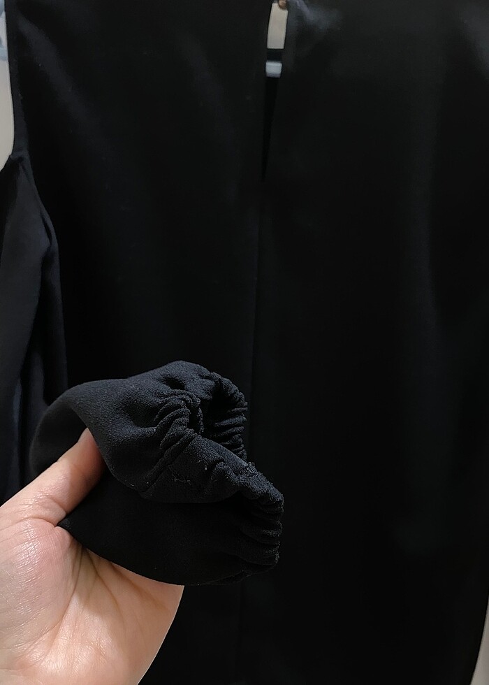 Tek kolu dekolte bluz - Görsel 4