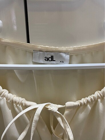 Krem rengi bluz - Görsel 2