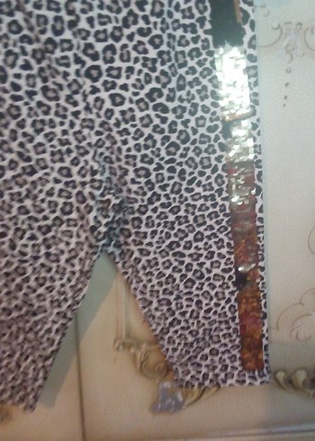 kapri Parlak Leopar Desenli Tayt - Görsel 3