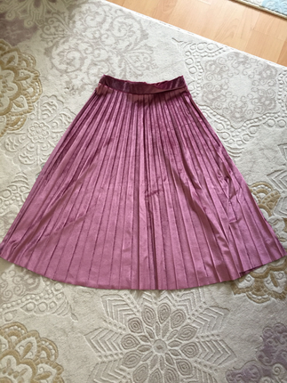 Pembe kadife pileli etek 