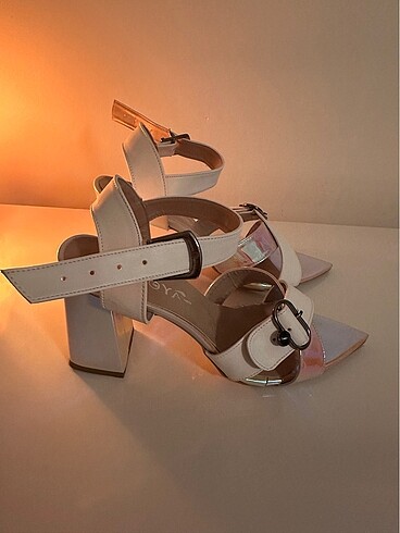 40 Beden sedef suni deri sandalet stiletto