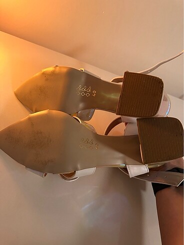 40 Beden beyaz Renk sedef suni deri sandalet stiletto