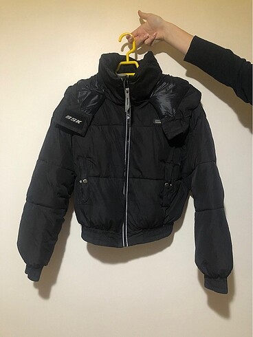Bershka siyah şişme mont
