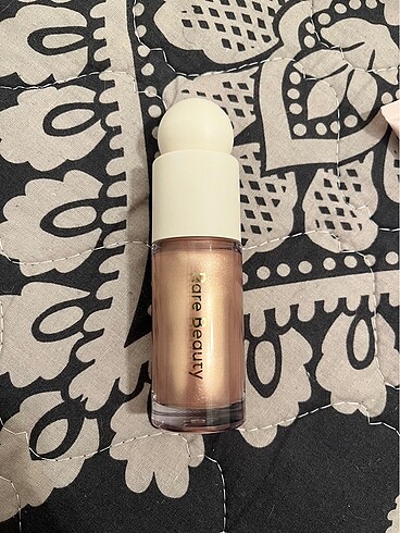 rare beauty highlighter mesmerize