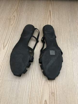 Bantlı Sandalet