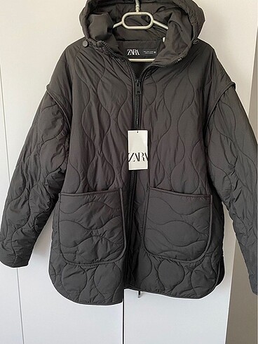 Zara kapüşonlu şişme mont