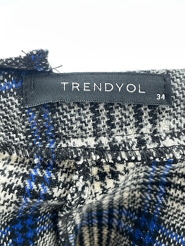 34 Beden çeşitli Renk Trendyol & Milla Kısa Elbise %70 İndirimli.