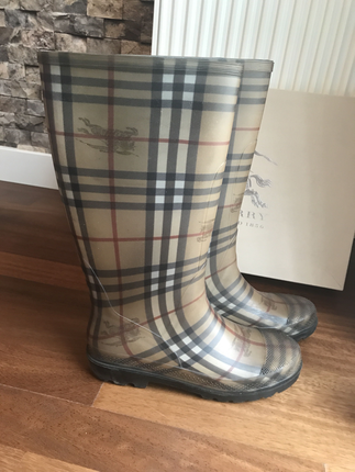Burberry Yagmur Cizmesi