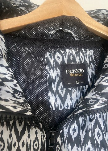 Gri Desenli Triko Kadın yağmurluk - Görsel 2