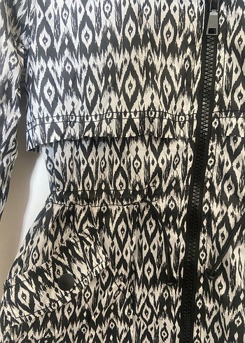 Gri Desenli Triko Kadın yağmurluk - Görsel 3