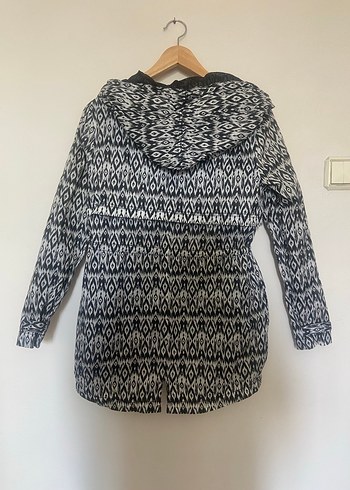 Gri Desenli Triko Kadın yağmurluk - Görsel 4