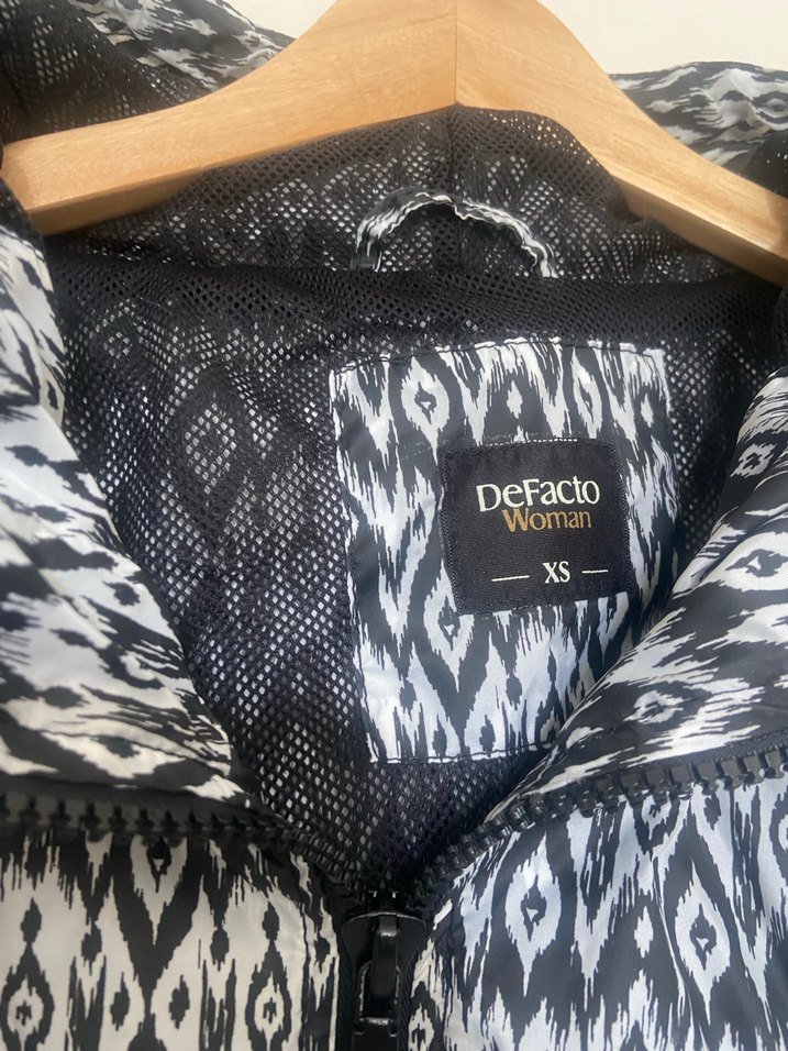 Gri Desenli Triko Kadın yağmurluk - Görsel 2