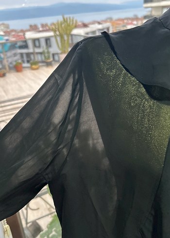 Uzun Kollu Siyah Fırfırlı Gotik Gömlek - Görsel 2