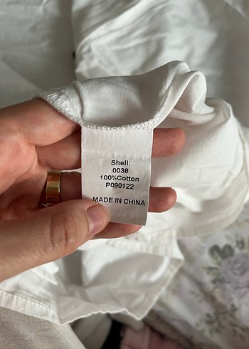 Düğmeli Beyaz Kolsuz Gömlek - Görsel 3