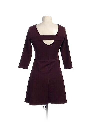 m Beden PreLoved Kısa Elbise %70 İndirimli.