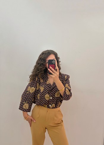 Vintage Love Vintage Desenli Siyah Bluz Siklik Ve Rahatlik Bir Arada