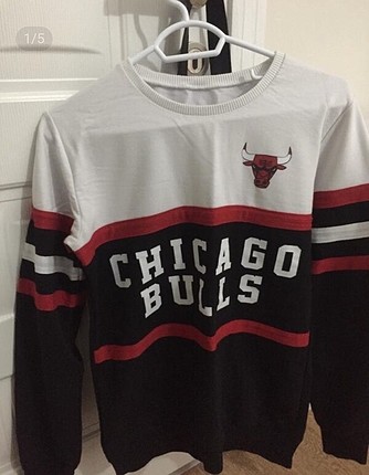 Chicago bulls sweatshirt