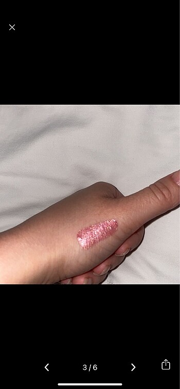  Beden Kiko gloss