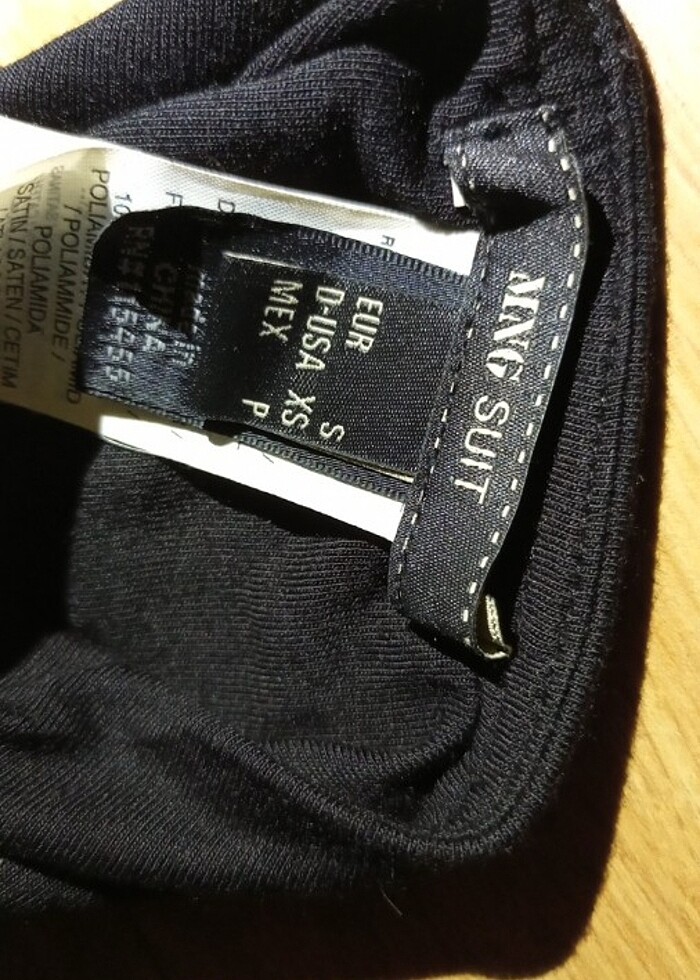 Siyah boyunda askılı pullu elbise - Görsel 5