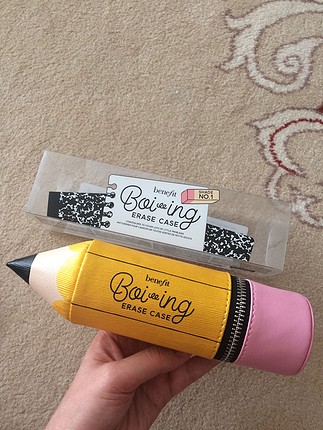 Benefit Makyaj Çantası