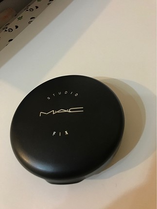 mac studio fix pudra nc25