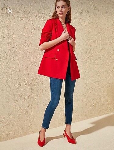 Trendyolmilla kırmızı blazer ceket gold düğmeli