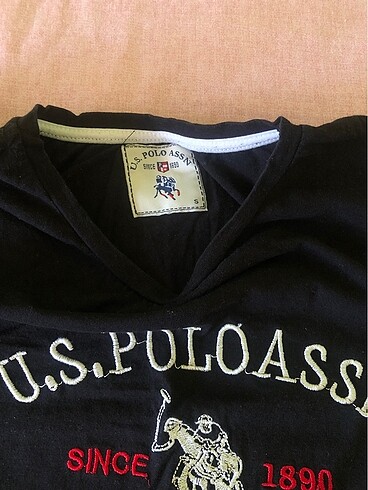Siyah polo tişört