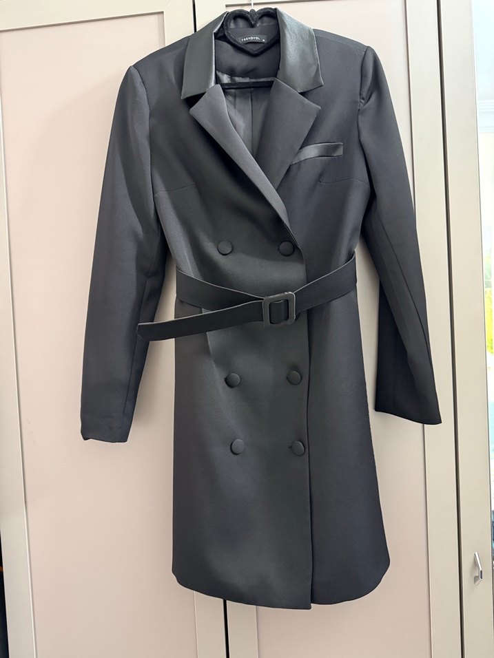 Siyah Kemerli Takım Elbise - Görsel 2