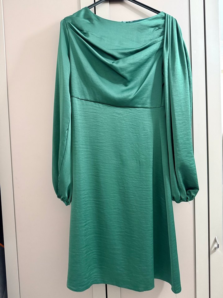 Yeşil Saten Elbise - Görsel 2