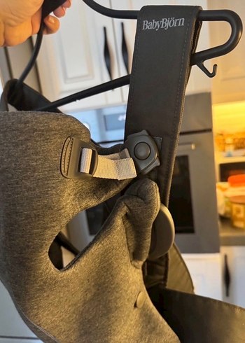 Gri BabyBjörn Bebek Taşıyıcı - Görsel 3