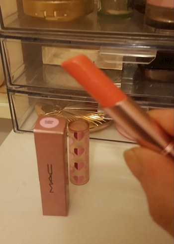 Beden pembe Renk MAC GLOW PLAY NEMLENDİRİCİ LIP BALM