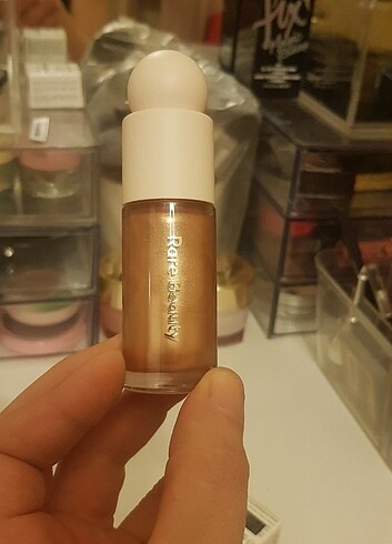 Diğer Rare Beauty Positive Light Aydınlatıcı (FLAUNT)