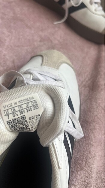 38,5 Beden Adidas spor ayakkabı