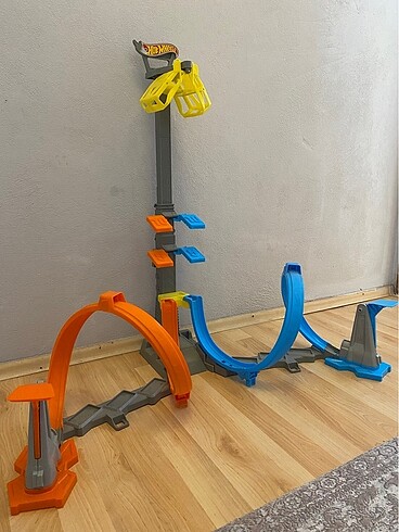 Hot Wheels Dikey Uçuş Heyecan Yarış Seti