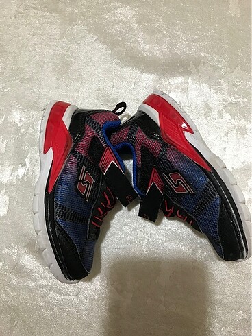22 Beden Skechers Ayakkabı