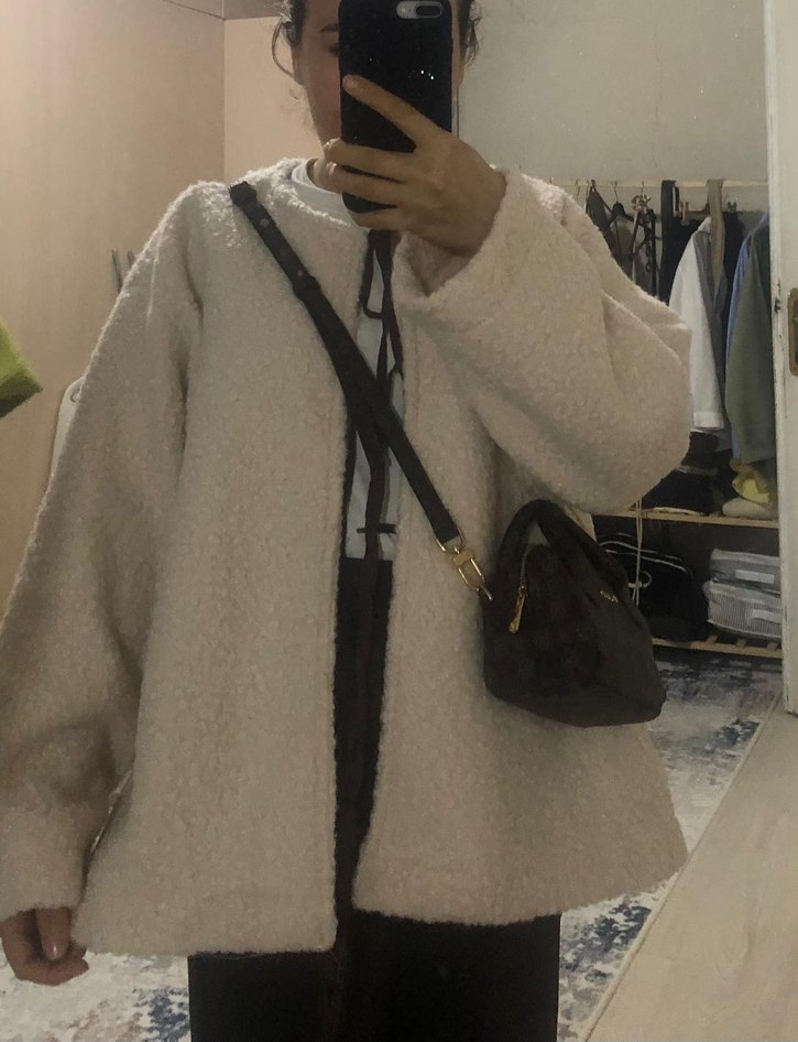 Bol Kesim Beyaz Midi Boy Kürklü Ceket - Görsel 2