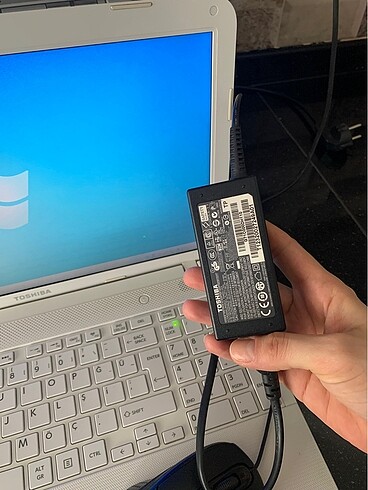 Beden Renk Toshiba laptop
