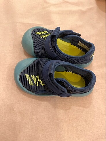 22 Beden lacivert Renk Adidas sandalet