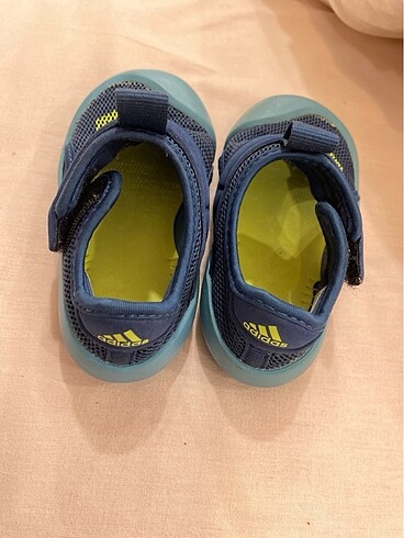 22 Beden Adidas sandalet