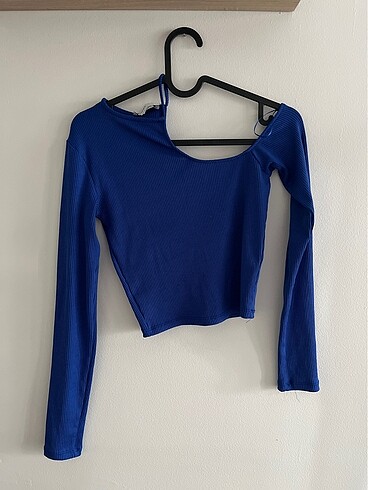 Bershka Saks mavisi bluz