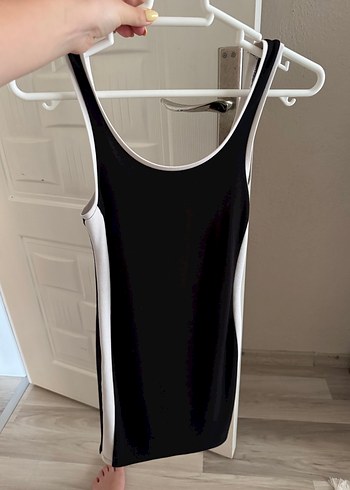 s Beden Siyah Beyaz Sıfır Kol Fitted Mini Elbise
