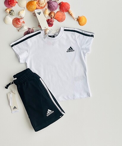 Adidas ÖNÜ LOGOLU UNİSEX ŞORTLU TAKIM