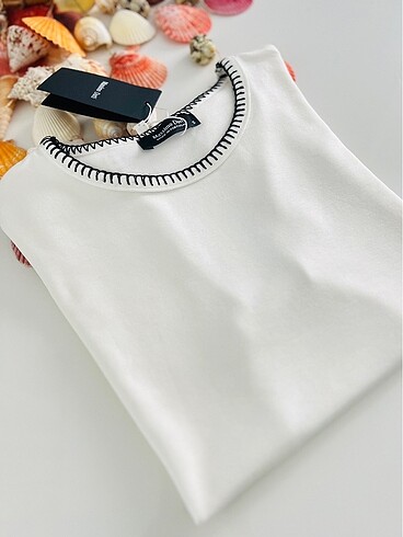 Massimo Dutti ÇOBAN DİKİŞ DETAYLI TSHIRT