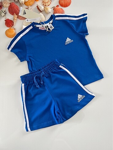 Adidas ÖNÜ LOGOLU ŞORTLU TAKIM