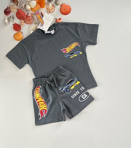 HOT WHEELS DESENLİ ŞORTLU TAKIM