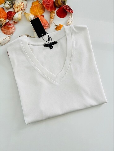 V YAKA EKRU KADIN TSHIRT