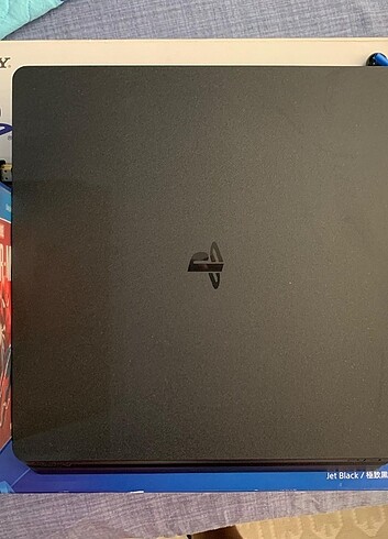 Kutulu PlayStation 4 slim 500 gb + 4 oyun 1 kol