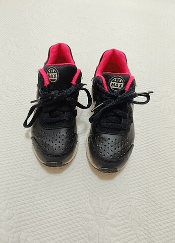 Nike Marka 27 Numara kız çocuk spor ayakkabı 